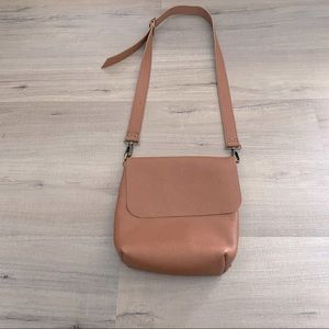 Handcrafted Leather Crossbody Handbag 👝